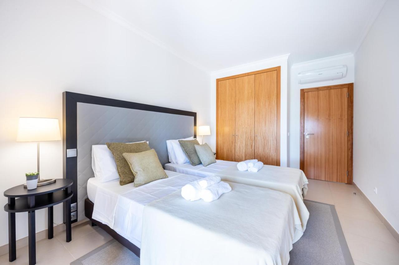 Casa Boa Ideia Apartment Mexilhoeira Grande Bagian luar foto